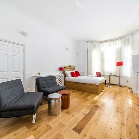 New 1 Bedroom Earls Court Flat Centre Of Лондон Экстерьер фото