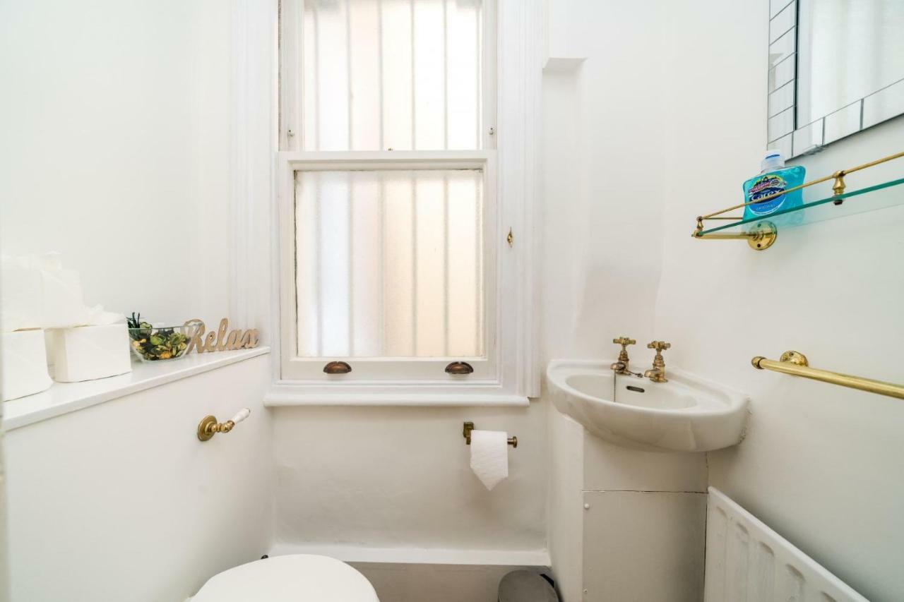 New 1 Bedroom Earls Court Flat Centre Of Лондон Экстерьер фото